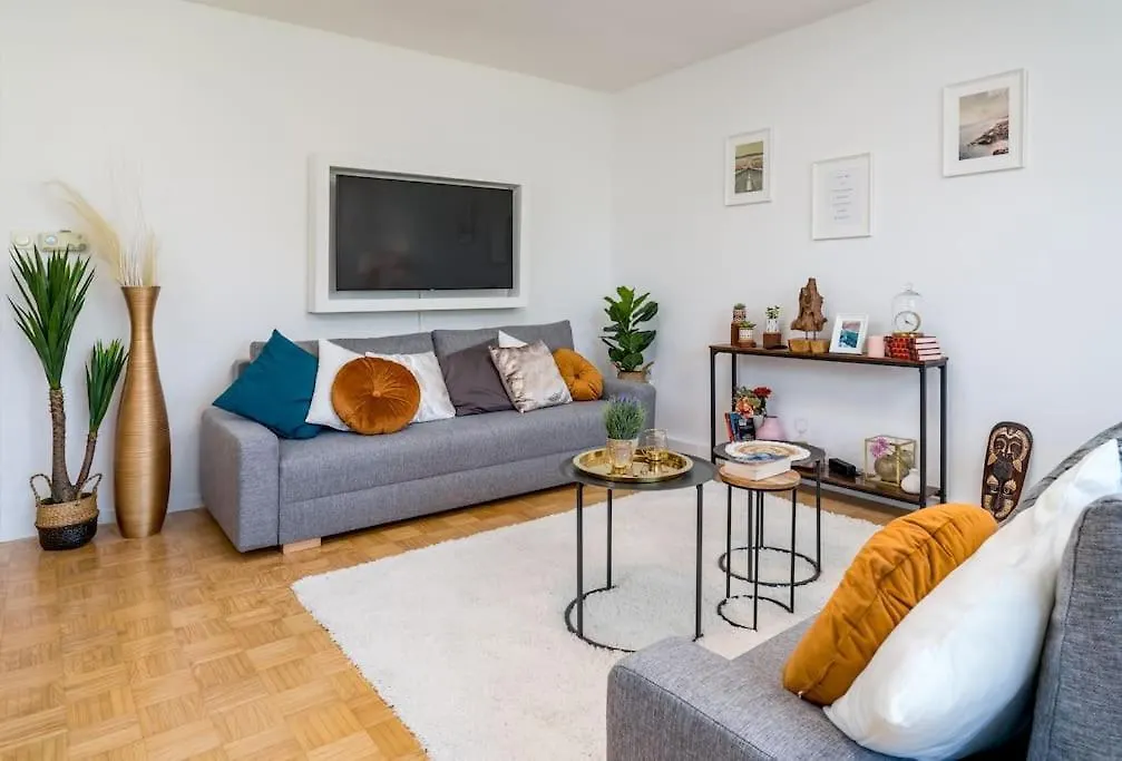1Og Mitte Schoene 2-Zimmer City Wohnung Naehe Salzburg 弗赖拉辛 德国