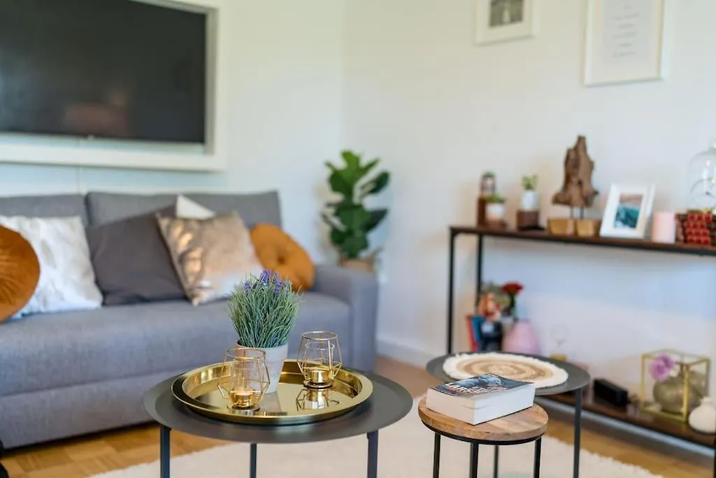 1Og Mitte Schoene 2-Zimmer City Wohnung Naehe Salzburg Freilassing Germany