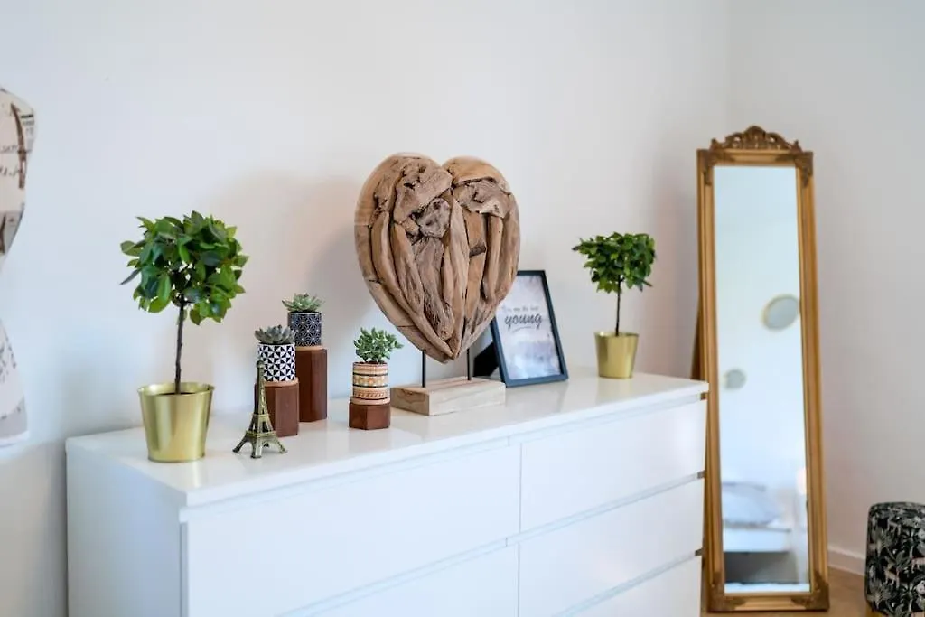 Apartment 1Og Mitte Schoene 2-Zimmer City Wohnung Naehe Salzburg Freilassing