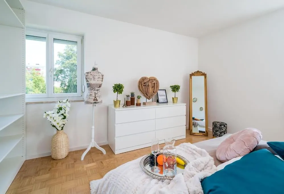 1Og Mitte Schoene 2-Zimmer City Wohnung Naehe Salzburg Freilassing Apartment